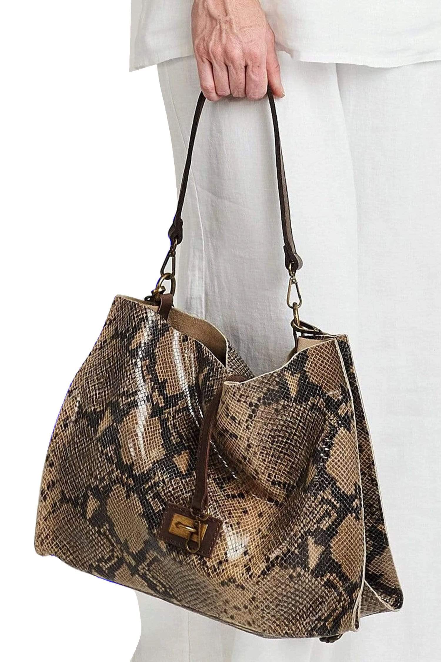 SASSY BEGIE SNAKE CHAIN STRAP SHOULDER BAG